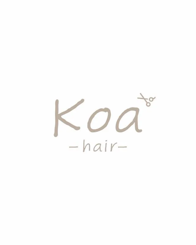 Koa hairのロゴが入った壁面